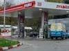 Компаниите, които искат да купят активите на "Лукойл" - от Chevron до връзката с Орбан 