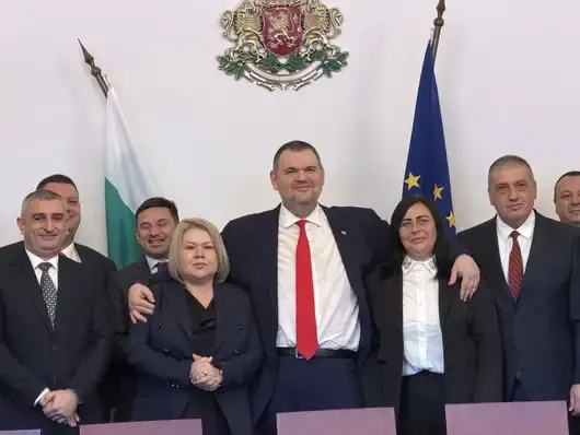 Пеевски се похвали с ново попълнение към "колекцията си" от кметове