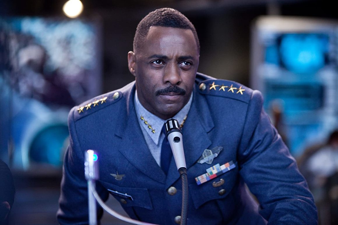 <br><br>
Pacific Rim (2013)
<br><br>
Идрис Елба има добър опит във фантастичните блокбъстъри, а Pacific Rim на Гийермо дел Торо е един от примерите за вписването му в антиутопични светове. Актьорът влиза в ролята на команидира на военната програма Йегер, която позволява на човечеството да се бори срещу гигантски чудовища с помощта на роботи и технология за връзка между психиката на пилотите им. Елба разказва, че се е подготвял за ролята си, като наблюдава поведението на политици като Барак Обама и Дейвид Камерън.
<br><br>
Kъм филмографията му се добавят участия в супергеройските филми "Тор" и "Отряд Самоубийци".