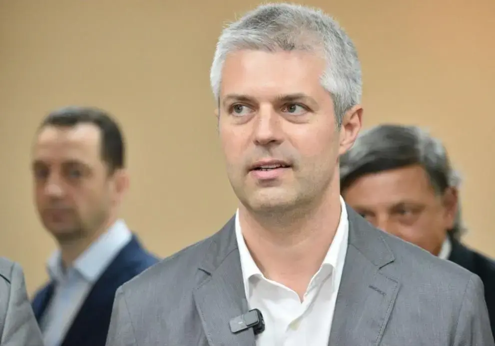 ОИК–Варна свиква извънредно заседание в неделя за отстраняването на кмета Благомир Коцев