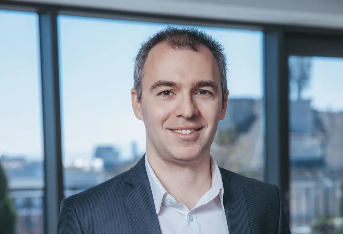 "Ако отидете на среща с общините и видите какви часовници носят хората там, ще се впечатлите"