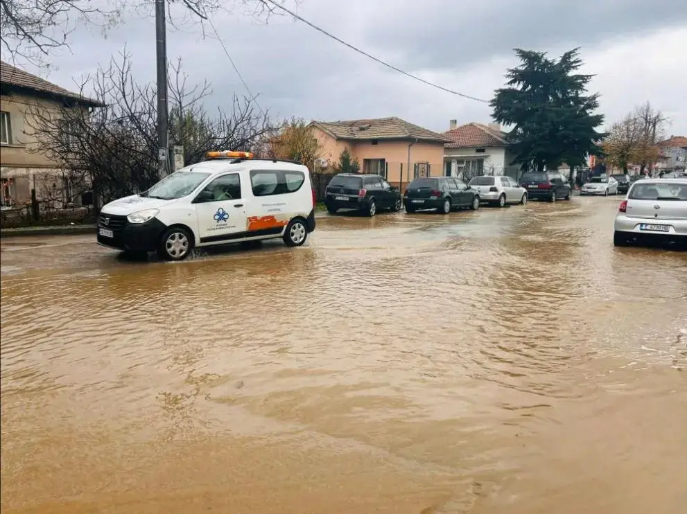 Бедствено положение е обявено в Петрич и Сандански заради проливни дъждове