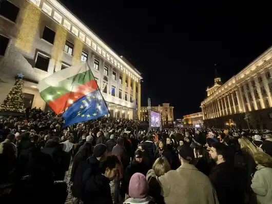 На живо: Огромен протест в София срещу Бюджет 2026 и корупцията