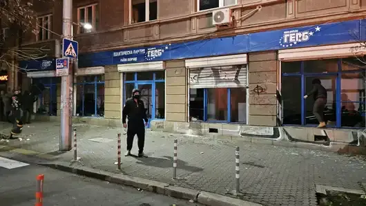 МВР остави провокаторите да вилнеят на "Дондуков"