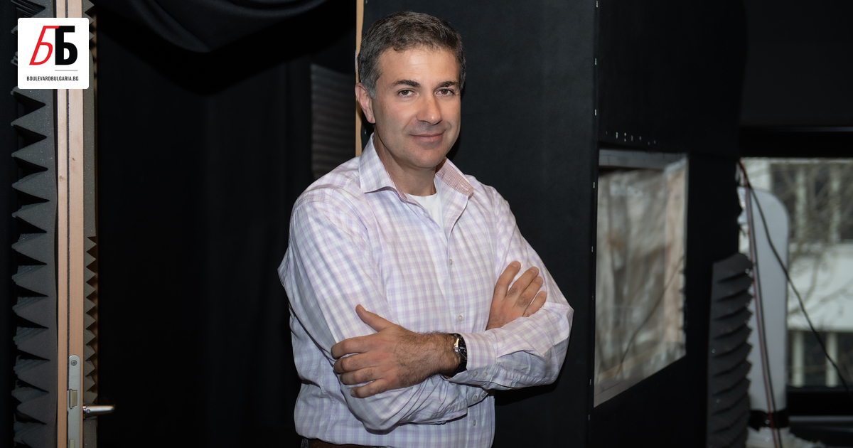 Какво е да бъдеш гласът между кориците на една книга?