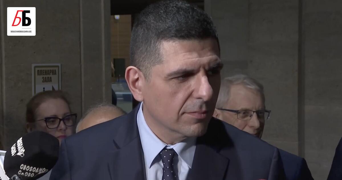 Делян Пеевски е освободил кабинета на ДПС-Ново начало в парламента.