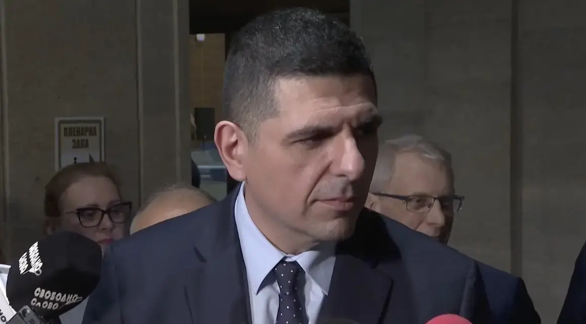 Мирчев: Пеевски се подписваше под нашите предложения за Украйна, за да излезе от „Магнитски“