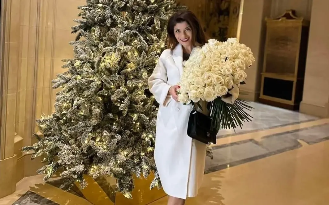 Десислава Атанасова демонстрира лукс за именния си ден