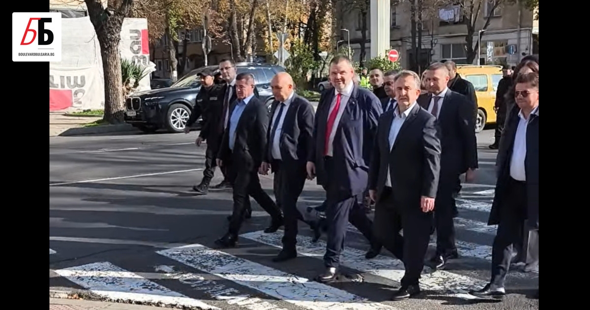 Председателят на ДПС Делян Пеевски се появи на посещение в