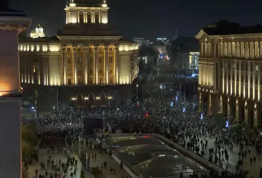 На живо: Протестът се събира, РЗИ опитвали да спрат мобилна клетка на организаторите 