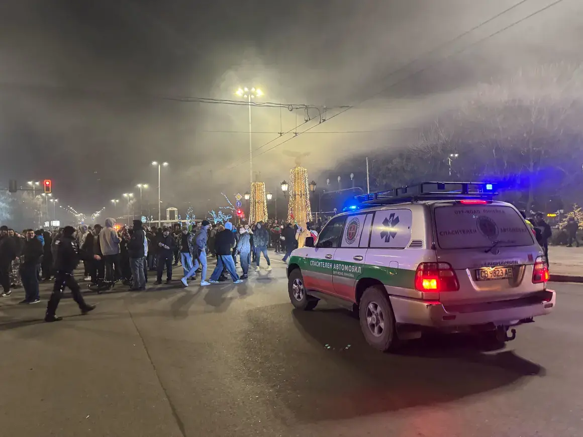 Протестиращите блокираха Орлов мост, полицията прегради пътя към централата на ДПС