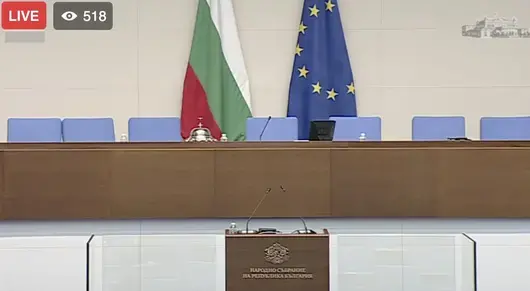 Отложиха вота на недоверие с 30 минути заради викове „Оставка“ от МЕЧ 