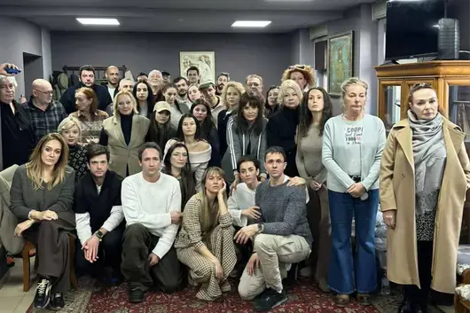 Трупата на Народния театър въстана срещу министъра в оставка - заради опит тайно да уволни директора