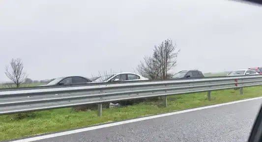 Катастрофа затрудни движението по АМ "Тракия" край отбивката за АМ "Марица"