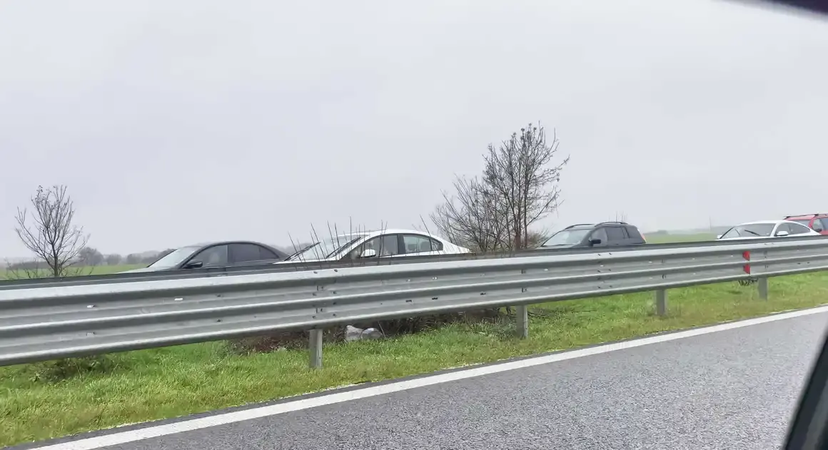 Катастрофа затрудни движението по АМ "Тракия" край отбивката за АМ "Марица"