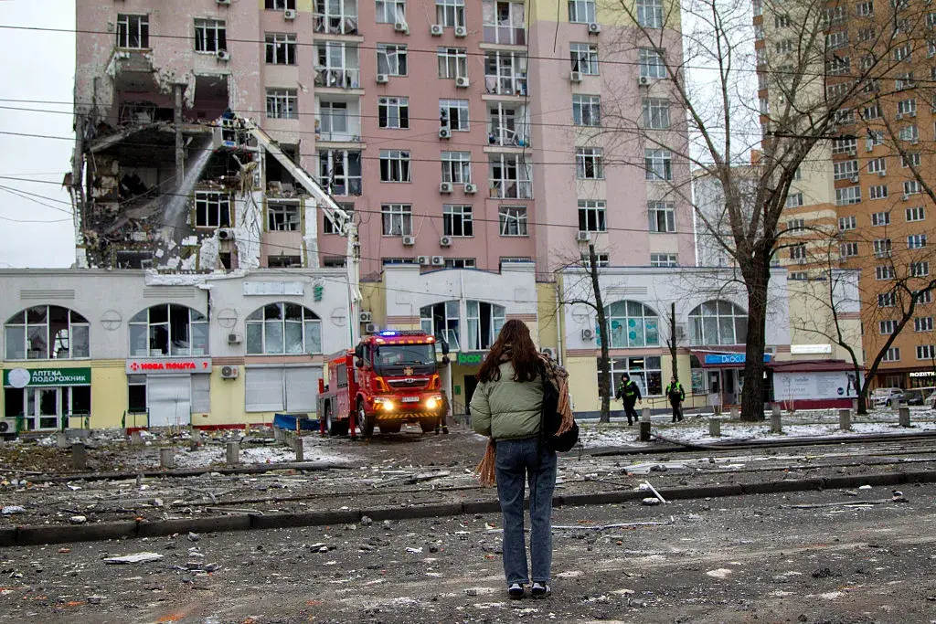 Русия нанесе масирани удари по Киев преди срещата между Зеленски и Тръмп
