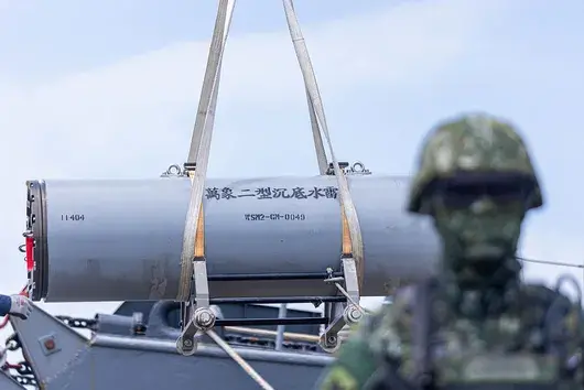 Китай започна мащабни военни маневри до Тайван със "сериозно предупреждение"