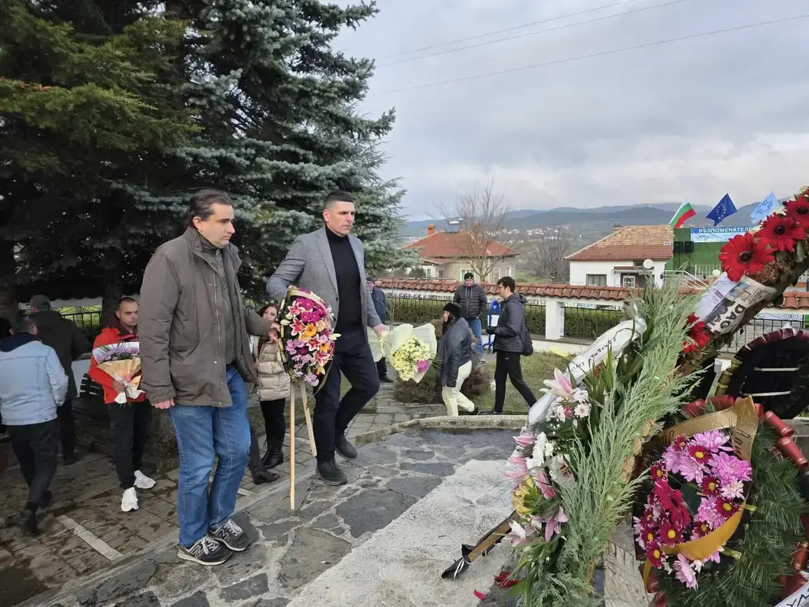 Божанов репликира Борисов: Опасно ли е да сме там, където Пеевски го е страх да отиде?