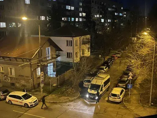 Трима души са задържани за въоръжения грабеж в магазин в "Красно село"