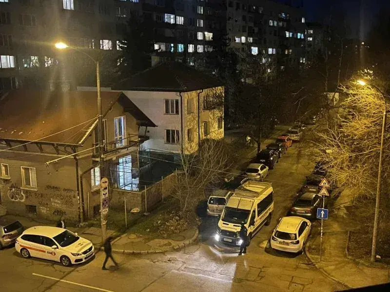  Абсурден опит за грабеж на магазин в "Красно село" завърши с трима в ареста