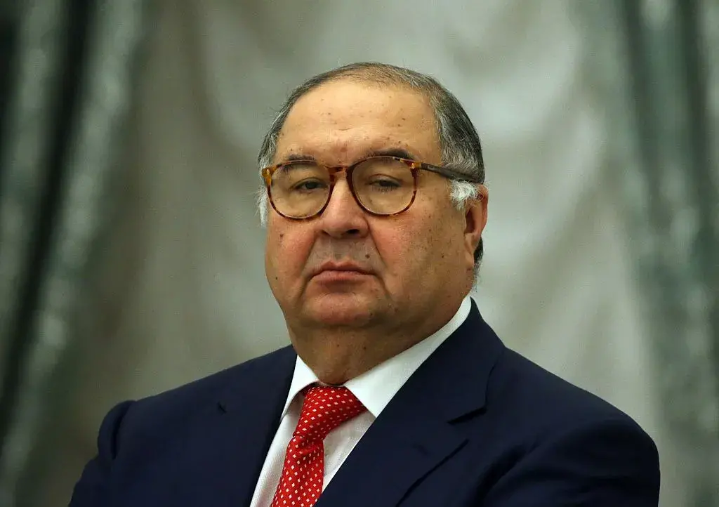 Руският милиардер Алишер Усманов откупи свободата си срещу 10 млн. евро