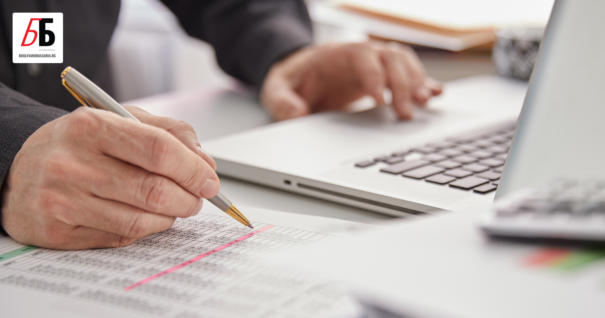 От 1 януари 2026 година официалната валута в България е