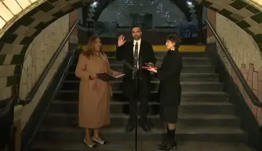 Зоран Мамдани стана първият кмет на Ню Йорк, положил клетва върху Корана