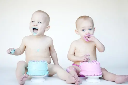 Най-популярните имена за момчета и момичета в България през 2025 г.