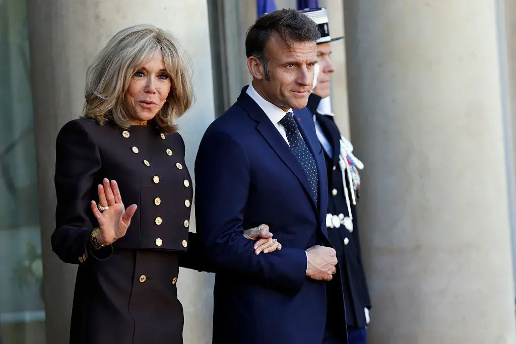 Десет души са осъдени заради твърдения, че Брижит Макрон е мъж