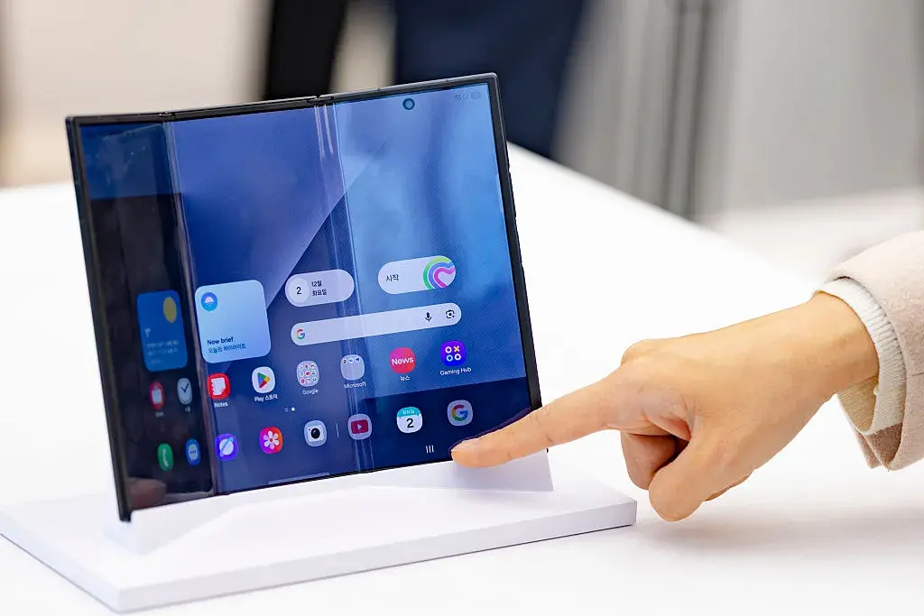 От робот, който сгъва дрехи до "живо" Lego - най-интересното от CES 2026 досега