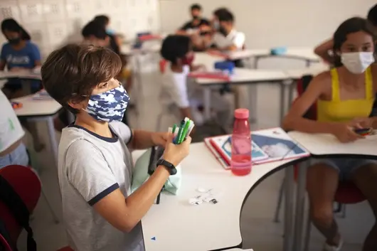 "Маските убиват децата" и други глупости 