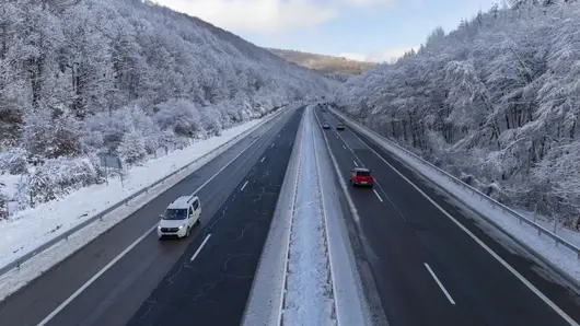 Предупредителен код за поледици е обявен за почти цяла България