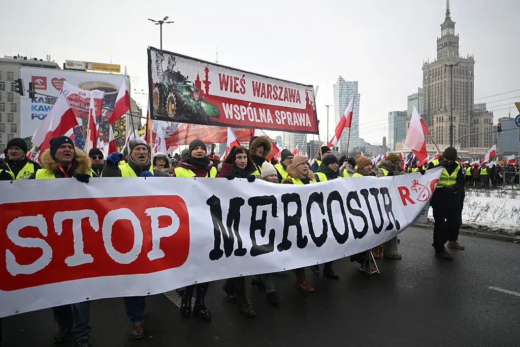 Фермерски протести парализираха Варшава заради спорна търговска сделка