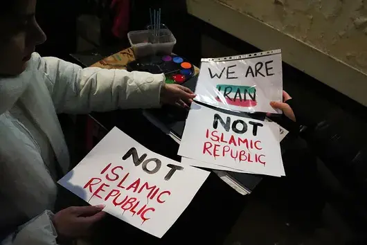 Има ли шанс режимът в Иран пак да се спаси с насилие над протестиращите?