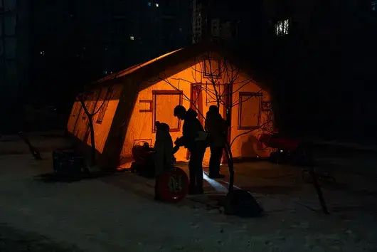 Хиляди домакинства в Украйна са без ток при минусови температури