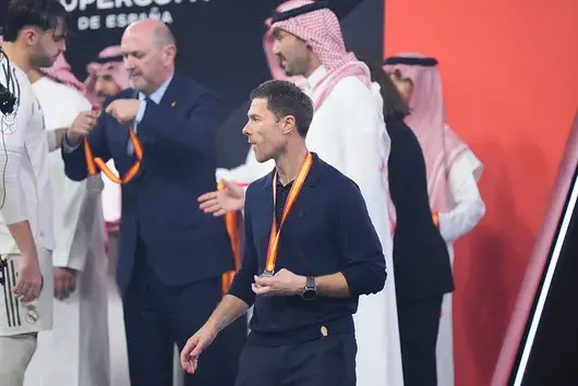 "Реал" (Мадрид) се раздели с треньора си след загубата от "Барселона"