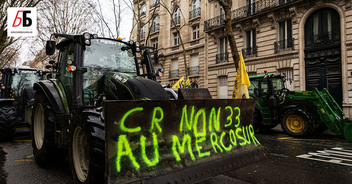 Френски фермери вкараха трактори в Париж за втори път в