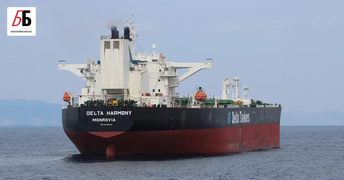 Три петролни танкера, управлявани от гръцки компании, са били атакувани