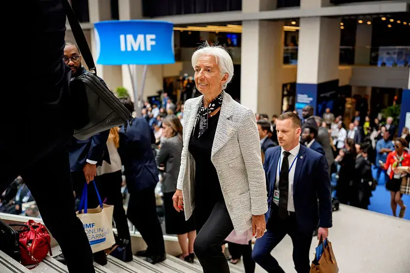 Централните банки от цял свят подкрепиха Джером Пауъл срещу Тръмп, среброто поскъпна до исторически рекорд