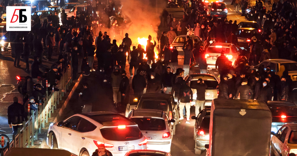 Броят на убитите при протестите в Иран е преминал границата