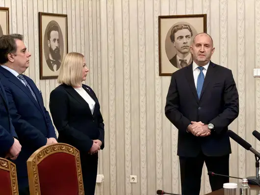 ПП–ДБ върнаха втория мандат, Радев предупреди за изчерпване на опциите за кабинет