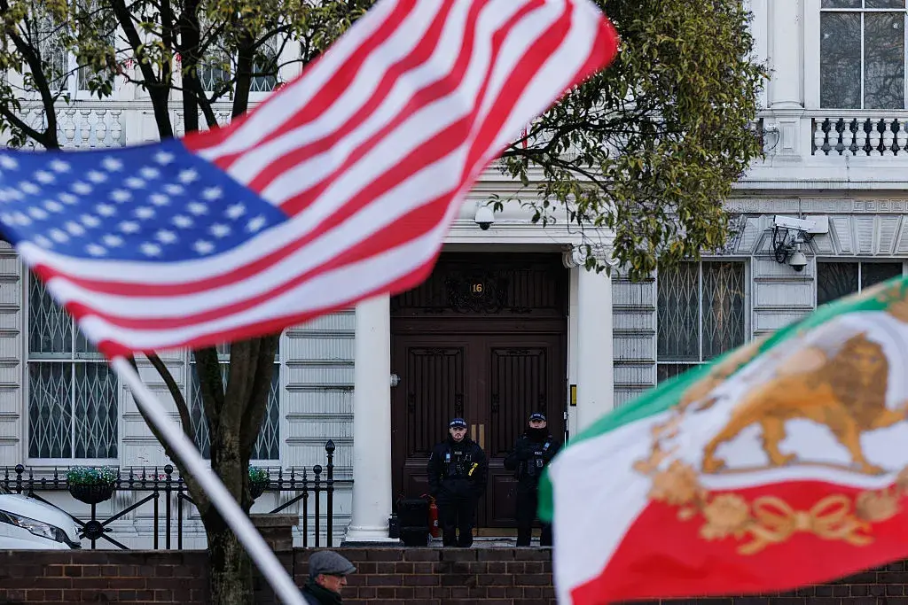 САЩ изтеглят част от служителите си от ключови бази в Близкия Изток