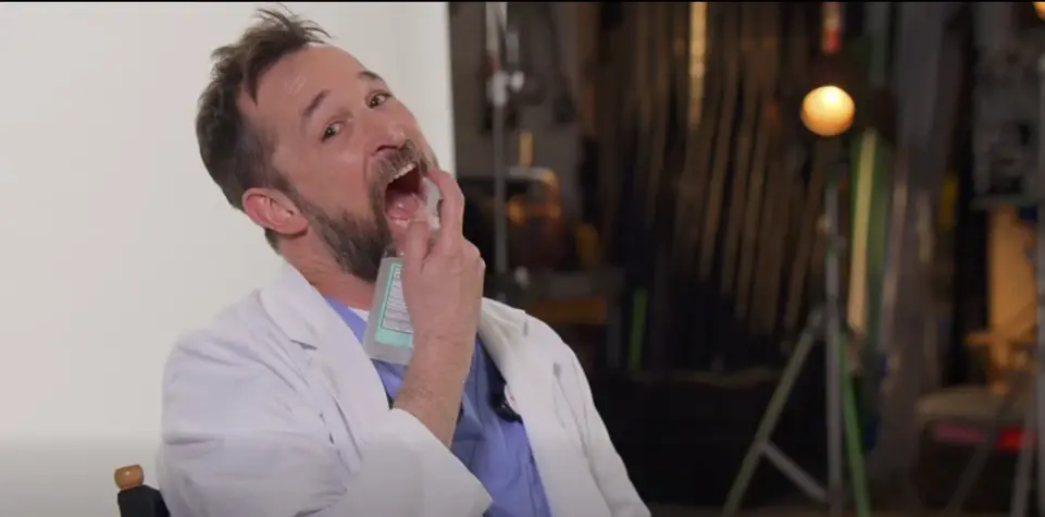 Ноа Уайли, най-известният телевизионен лекар, осмя Тръмп и Робърт Ф. Кенеди-младши