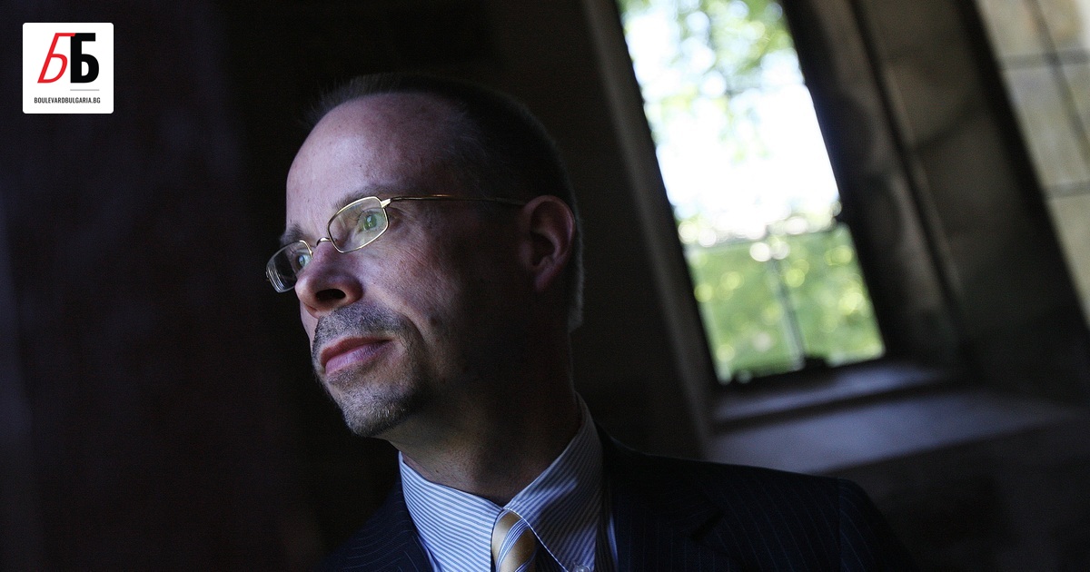 Джон Алън е журналистът, когото всички кардинали познават по име.