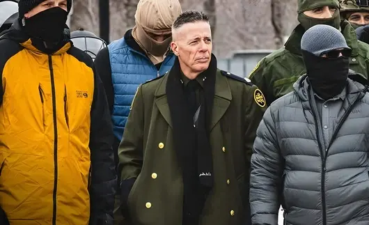 Човекът с нацисткото палтото, начело в ICE. Кой е Грегъри Бовино?