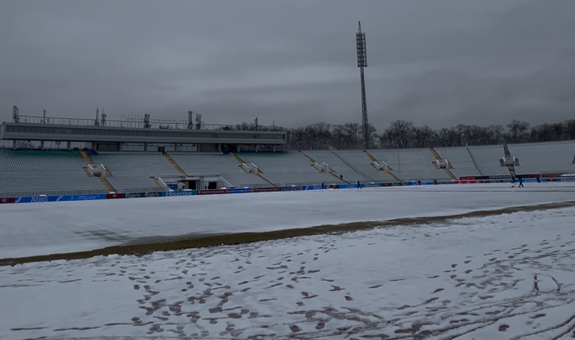 Замръзнал стадион очаква "Левски" и "Лудогорец" в мача за Суперкупата
