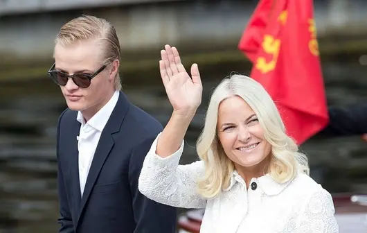 Делото за изнасилване срещу сина на принцесата на Норвегия тръгва на фона на разкрития от досиетата "Епстийн"