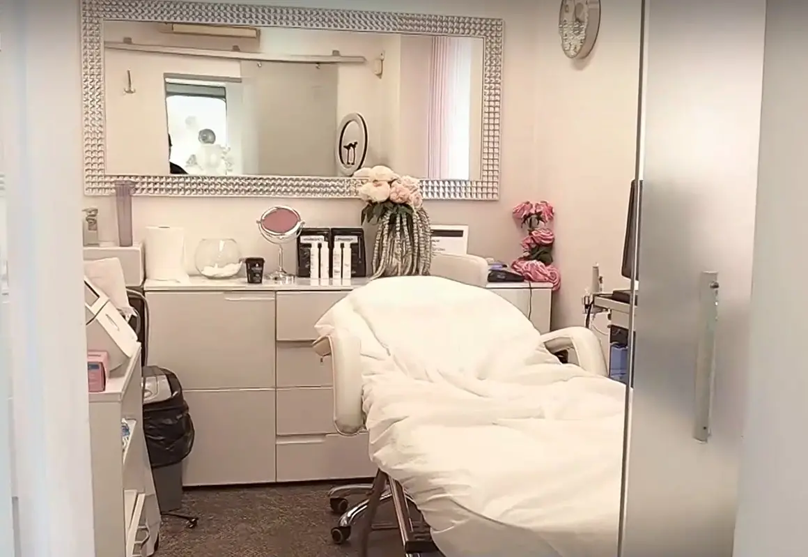 Снимки от козметично студио в Казанлък също изтекоха в интернет 