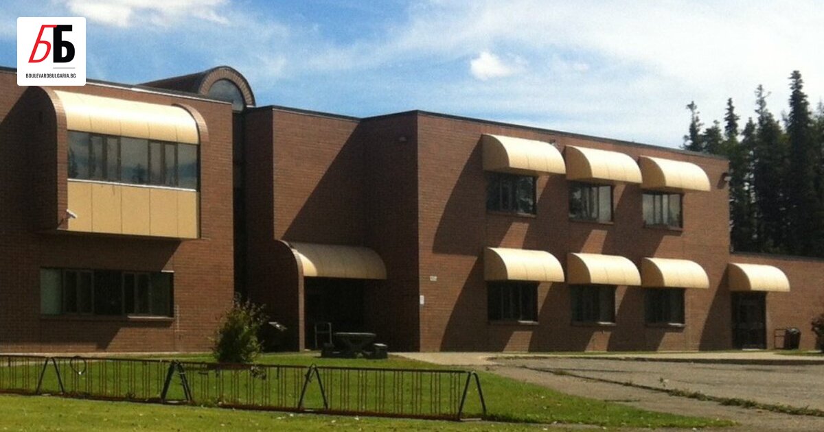 Девет души са загинали и най-малко 25 са ранени при