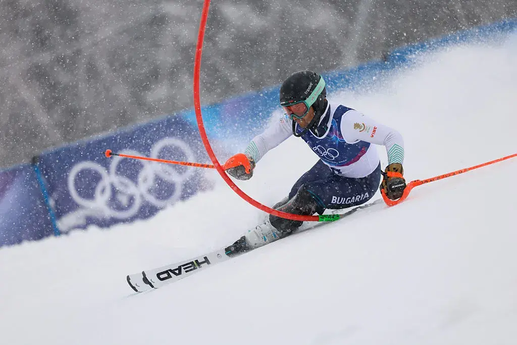 Алберт Попов и Калин Златков отпаднаха в слалома при силен снеговалеж (обновена)